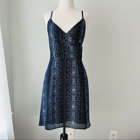 Piperlime Dresses & Skirts - PIPERLIME Blue Snakeskin Dress